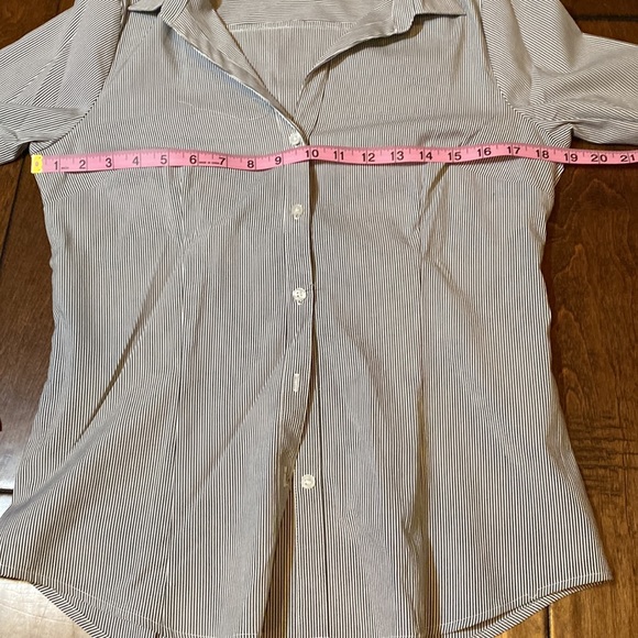 Quintessential, button-down shirt gray and white pinstripes - Picture 4 of 8